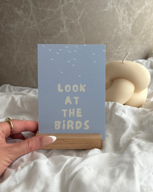 Postkarte „look at the birds“